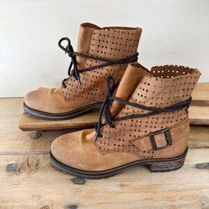 Jeffery Campbell 2615 Lace Up Combat Boots‎ Perforated Cognac 7.5 Leather EU 38